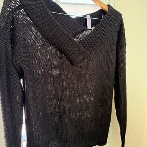 Francesca's Collections Black V-Neck Sweater
